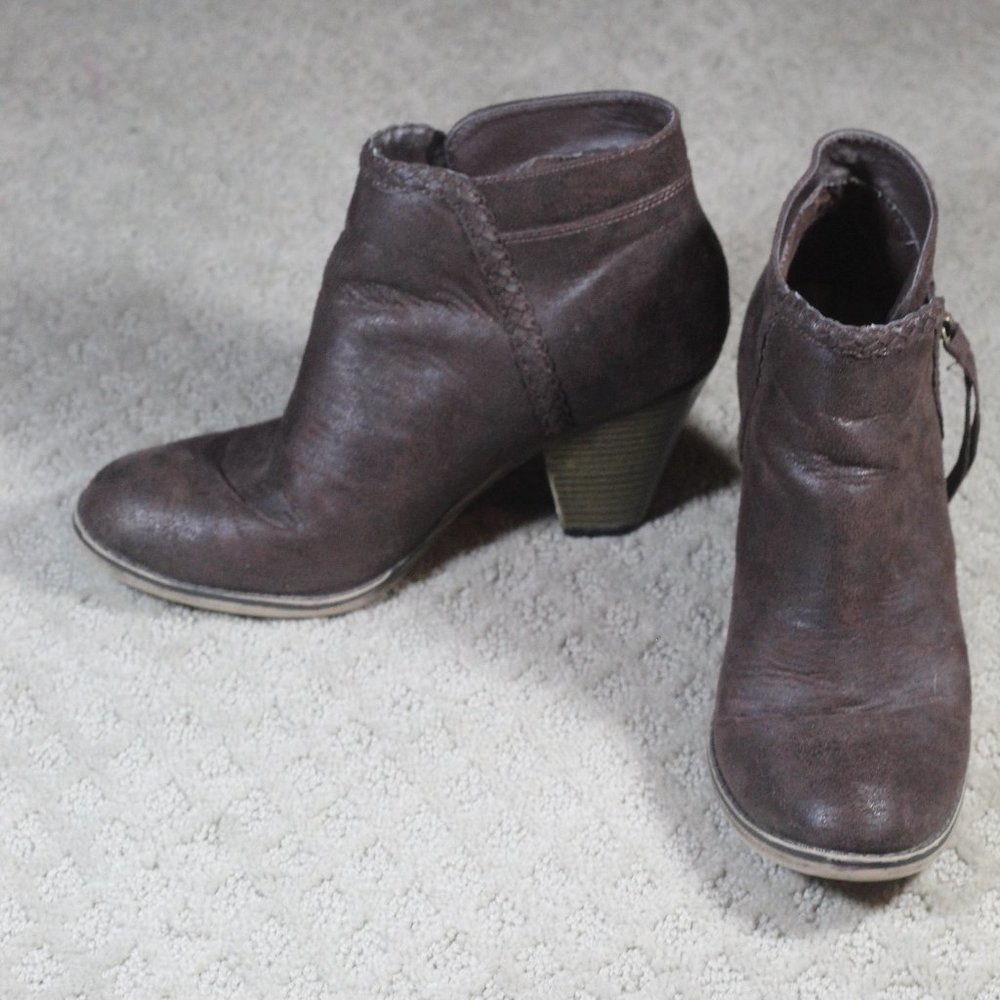 Mia Size 6.5M Brown "Avery" Ankle Boots